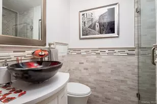 100 Byron Rd, Merrick, NY 11566 - Photo 25