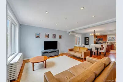 6210 Boelsen Crescent, Rego Park, NY 11374 - Photo 7