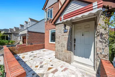 6210 Boelsen Crescent, Rego Park, NY 11374 - Photo 5