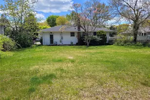 5 Thorpe Ln, East Islip, NY 11730 - Photo 7