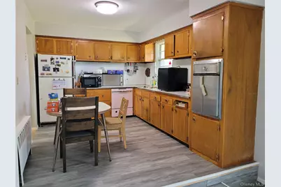 5 Thorpe Lane, East Islip, NY 11730 - Photo 11