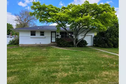 5 Thorpe Lane, East Islip, NY 11730 - Photo 1