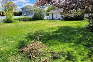5 Thorpe Ln, East Islip, NY 11730 - Photo 5