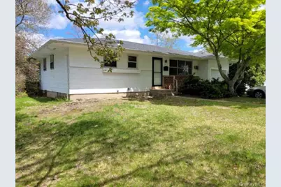5 Thorpe Lane, East Islip, NY 11730 - Photo 3