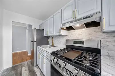 300 N Broadway #6G, Yonkers, NY 10701 - Photo 3