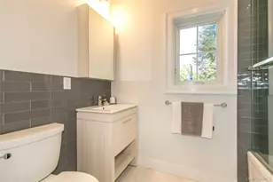 22 Olive St, Great Neck, NY 11020 - Photo 25