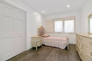 22 Olive St, Great Neck, NY 11020 - Photo 19