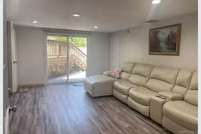 2187 Clover Court, East Meadow, NY 11554 - Photo 21