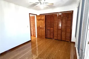 90-10 214th St, Queens Village, NY 11428 - Photo 23