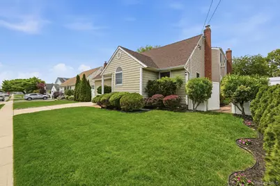 249 N 6th Street, Bethpage, NY 11714 - Photo 3
