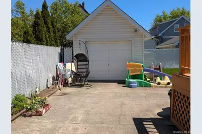 84 Woodlawn Avenue, Valley Stream, NY 11581 - Photo 7