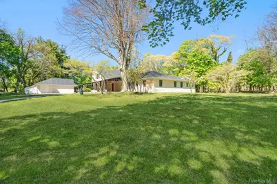 497 Woodbury Road, Cold Spring Harbor, NY 11724 - Photo 23