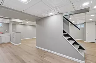 34 Park Cir W, New Hyde Park, NY 11040 - Photo 23