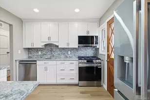 34 Park Cir W, New Hyde Park, NY 11040 - Photo 13