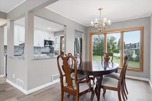 34 Park Cir W, New Hyde Park, NY 11040 - Photo 7