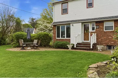 34 Park Circle W, New Hyde Park, NY 11040 - Photo 31