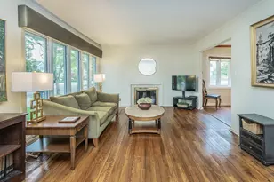 43 Plymouth Rd, Port Washington, NY 11050 - Photo 3