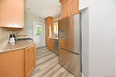 221 Lakeview Drive, Ridgewood, NJ 07450 - Photo 5