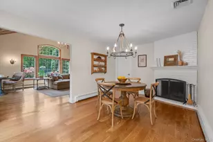 3 Carriage Ct, Dix Hills, NY 11746 - Photo 11