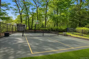 3 Carriage Ct, Dix Hills, NY 11746 - Photo 27