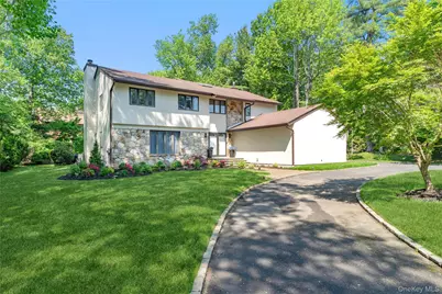 8 Bolton Drive, Manhasset, NY 11030 - Photo 1