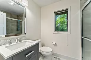 8 Bolton Dr, Manhasset, NY 11030 - Photo 9