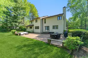 8 Bolton Dr, Manhasset, NY 11030 - Photo 19
