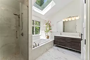 8 Bolton Dr, Manhasset, NY 11030 - Photo 11