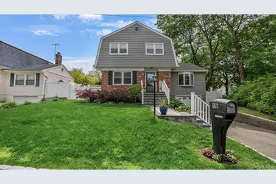16 Kingsley Road, Huntington, NY 11743 - Photo 1