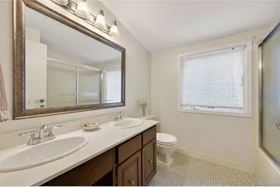 24 Thorngrove Lane, Dix Hills, NY 11746 - Photo 27