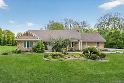 24 Thorngrove Lane, Dix Hills, NY 11746 - Photo 1