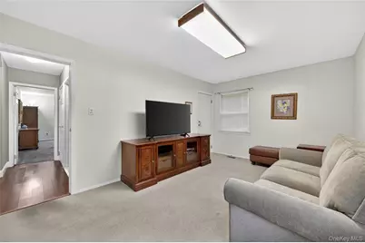 24 Thorngrove Lane, Dix Hills, NY 11746 - Photo 19