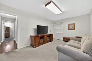 24 Thorngrove Ln, Dix Hills, NY 11746 - Photo 19
