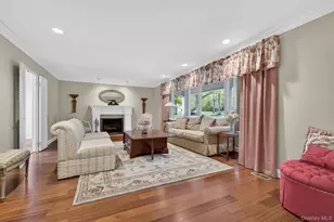 24 Thorngrove Ln, Dix Hills, NY 11746 - Photo 5