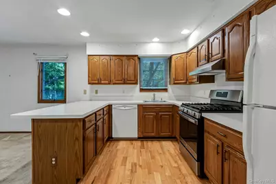 8 Village Gate Way #8, Nyack, NY 10960 - Photo 11