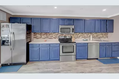 2718 Rowehl Drive, East Meadow, NY 11554 - Photo 13