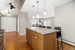 14 Kenneth Ln, North Babylon, NY 11703 - Photo 9