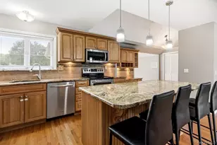 14 Kenneth Ln, North Babylon, NY 11703 - Photo 11