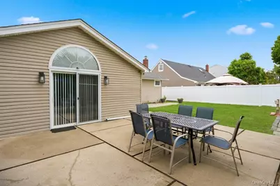 14 Kenneth Lane, North Babylon, NY 11703 - Photo 13