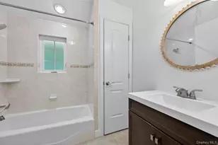 8 Lee Gray Ct, Glen Cove, NY 11542 - Photo 29