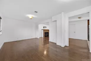 8 Lee Gray Ct, Glen Cove, NY 11542 - Photo 5