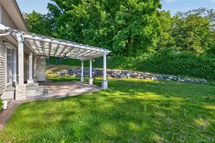 8 Lee Gray Ct, Glen Cove, NY 11542 - Photo 31