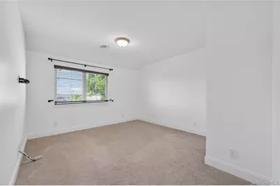8 Lee Gray Court, Glen Cove, NY 11542 - Photo 25