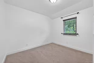 8 Lee Gray Ct, Glen Cove, NY 11542 - Photo 23
