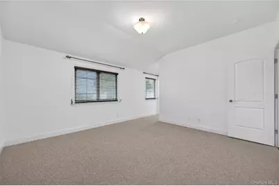 8 Lee Gray Court, Glen Cove, NY 11542 - Photo 19