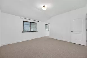 8 Lee Gray Ct, Glen Cove, NY 11542 - Photo 19