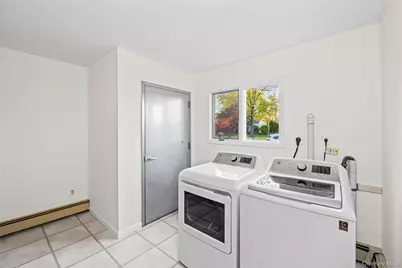 19 Palm Lane, Westbury, NY 11590 - Photo 29