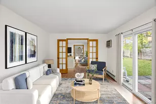 19 Palm Ln, Westbury, NY 11590 - Photo 17