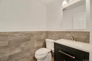 125 Farm House Ct, Manorville, NY 11949 - Photo 3