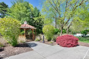 125 Farm House Ct, Manorville, NY 11949 - Photo 21